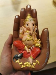 出生星期六，星期日供奉型象神