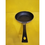 Japanese domestic non-stick pan, size 24cm, height 5cm, No words