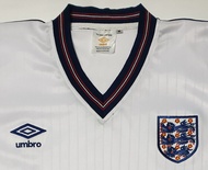 เสื้อฟุตบอลอังกฤษ 1984-85 ย้อนยุค ชุดเหย้า รูปถ่ายใหม่จากสินค้าจริง England 1984-85 home Retro football shirt vintage jersey AAA Thailand Quality