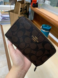 กระเป๋าสตางค์ Coach ใบยาว ของใหม่‼️กระเป๋าสตางค์ซิปรอบใบกลาง #COACH 88913 MEDIUM ZIP AROUND WALLET IN SIGNATURE CANVAS  จาก #Shopอเมริกา  #กระเป๋าสตางค์โคช #กระเป๋าสตางค์Coach #Coach #ของแท้