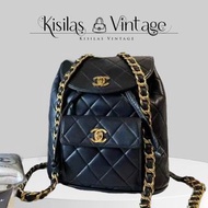 Chanel vintage duma