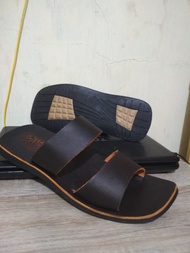 Sandal pria kulit asli.alas pijakan dilapisi kulit asli.model ban 2 Delcosta DC 11