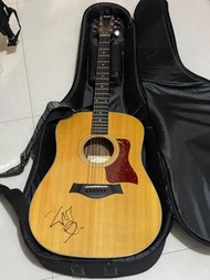 Taylor 結他 214 CE DLX + 周國賢親筆簽名