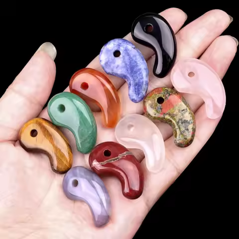 Ancient Japanese Magatama Gemstone Natural Stone Reiki Healing Crystals Decorative Pendant Lucky Amu