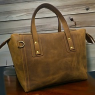 Kamila Crazy Horse Slingbag