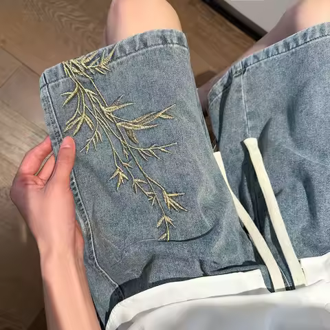 2025 Mens New Chinese Style Denim Shorts Summer Bamboo Embroidery Casual Five Inch Shorts Couple Str