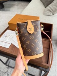 2️⃣星期到貨‼️🆕LV nano 小薯條包 手機包 旅行必備