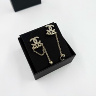 CHANEL金色雙C水鑽鏈條耳骨耳環