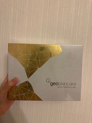 [Moisturising Skin] Geoskincare gift box (DM to me for more info)