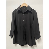 (2Hand Japanese) Women's size M long-sleeved shirt with spare buttons, branded shirt