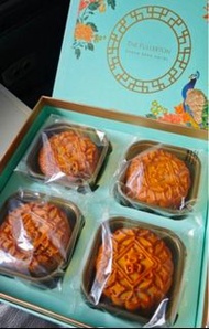 月餅  l富麗敦海洋公園酒店 雙黄白蓮蓉（2個）/ 雙黄斑蘭蓮蓉（2個）月餅  $40/1個  最少買2個  可混其他款  買4個 標準 size 包順豐站/智能櫃運費/太子站/大角咀交收    其他