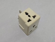 13A 保險絲 萬能插蘇 萬能插頭 大陸轉插 大陸插頭 兩腳轉三腳 大陸轉香港 大陸三腳 冷氣圓腳 轉 香港 英式 英規