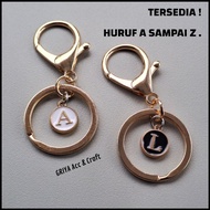 GANTUNGAN Stylish Epoxy Gold Initial Letter Keychain Keychain