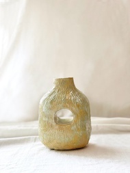 陶瓷手工 | 黃色雕刻洞洞花樽 (手捏造)