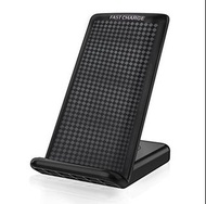 支援多種輸入接口包括 Lightning Micro USB 和 Type-C 10W 快速無線充電器充電板支架  hybckp Multi input Support Lightning, Micr