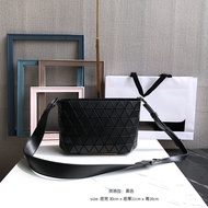 Issey Miyake 2023 New Bag Diamond Plaster Women's Homeless Bag Messenger Bag Fashion Crystal Bag Shoulder Dumpling Bag Casual