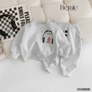 Set bộ nỉ dài tay họa tiết Headphone kèm quần dài cho bé trai size 9kg tới 28kg BERNIE KIDS H0425B55
