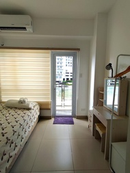 อพาร์ตเมนต์ 1 ห้องนอน 1 ห้องน้ำส่วนตัว ขนาด 32 ตร.ม. – มาอาร์ลิกา (4-Pax Tagaytay Studio w/ Parking 