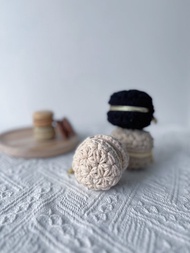 【米白色】手作鈎織花樣馬克龍迷你散子包零錢包吊飾耳機套鑰匙包