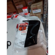 YAMAHA MT15 RIGHT PANEL 2 B8D-F835V-00-P4