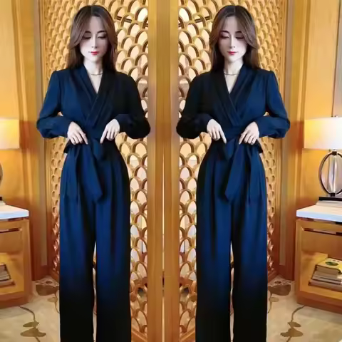 2024 Spring New Loose and High end Lnternet Popular Popular Fashion Jumpsuit Women's Style V-neck Wa
