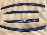 Vè che mưa đen Hyundai i10 sedan