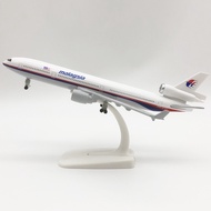 With Wheels 20cm MALAYSIA Airlines MALAYSIA MD-11 Alloy Simulation Airplane Model Free Shipping