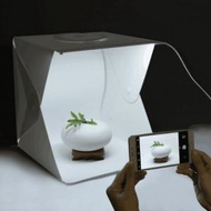 激買屋 - 便攜式折疊LED燈攝影棚 迷你攝影小燈箱-附送1白1黑布