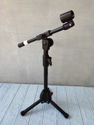 Standing Microphone / Stand Mic Maruni Pendek Duduk