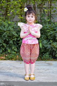ชุดไทยผ้ามันเด็กหญิงน่ารักๆ