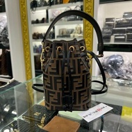 ㊣東區正精品㊣FENDI 8BS010 MON TRESOR FF logo 咖啡色牛皮老花束口水桶包斜背包 RZ6066