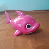 zuru baby shark robo fish toy L