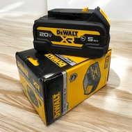 DEWALT แบตเตอรี่ Lithium-ion 20V 5.0Ah รุ่น DCB184G รับประกันศูนย์ 1 ปี  เคสกันน้ำมัน