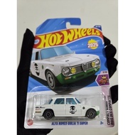 Alfa Romeo Giulia Hot Wheels 2025 Original Mattel