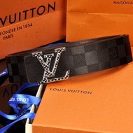 Versatile Lv Belt With Vintage Charm