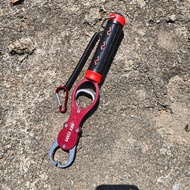 SantaKing คีมตกปลา Fish Lip Gripper พร้อมเกล็ดปลาเครื่องมือตกปลาน้ําเค็มอุปกรณ์ตกปลาพร้อมที่จับยาง