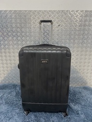 二手系列： Polo Club 大容量30 吋可擴展行李箱 + 4 全新輪子； Polo Club 30 inch expandable luggage + all new wheels 78 x 5