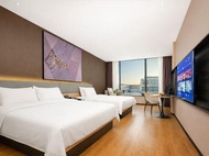 White Swan Hotel (Weihui City Government Store)