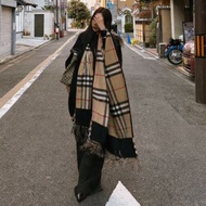 Burberry 最新款對比感格紋提花披肩斗篷 灰拼色雙面斗篷 經典中的經典 頸巾 披肩 圍巾 頸鏈 絲巾 Shawl Scarf (By. HARAJUKU_BABY) harajuku baby