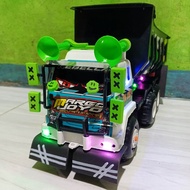 Truk Modifikasi Mobil Mainan truck oleng Pelastik Ttp02
