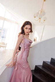 La femme รุ่น Vienna dress เดรสซาติน เดรสออกงาน