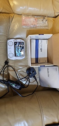 Sony PSP go 白色主機 對盒 對號 全機身一值用case 95% new 內置16g
