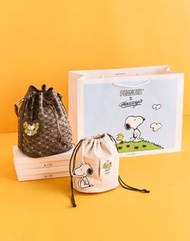 🇰🇷 韓國Peanuts Snoopy X HAZZYS 牛皮水桶包