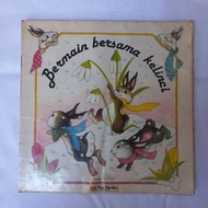 [PB] Playing with Rabbits - Anne Hofer