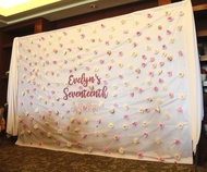 Menyewakan Dekorasi Photobooth Flower Backdrop