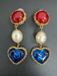 CHANEL 藍紅色琉璃桃心耳夾式耳環