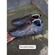 Ortus futsal shoes size 42 small insole 26cm fits on the feet size 41