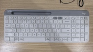 Logitech K580 鍵盤