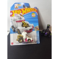 Hot Wheels Feline Lucky