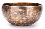 18CM 尼泊爾手工 滿月頌缽 Full Moon Singing Bowl FULL MOON 滿月頌缽 - 缽身有滿月雕刻標記，代表頌缽只在月圓日子打造，非常罕有。能量，聲頻亦更勝於一般基本頌缽，